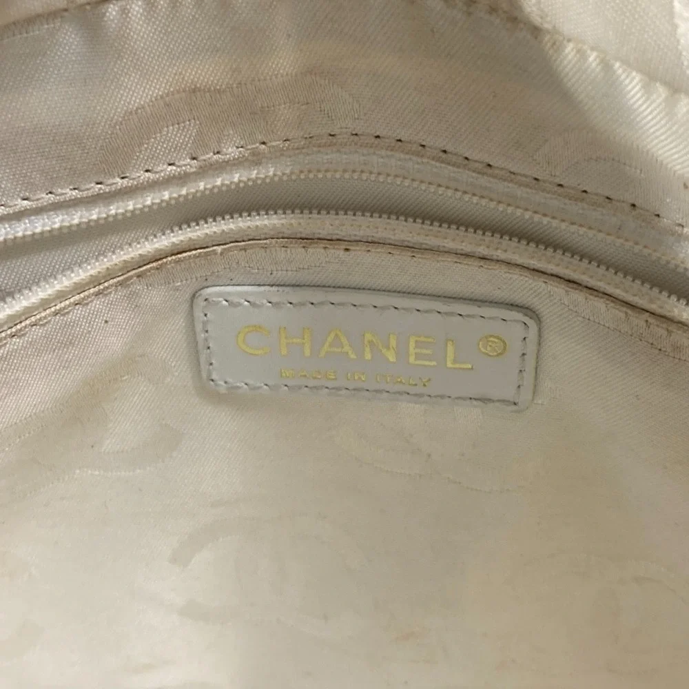 CHANEL Vintage White Bag